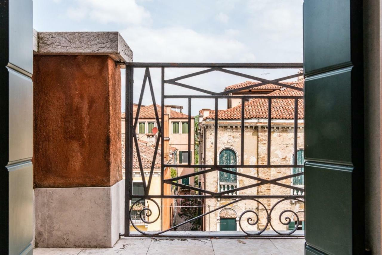 Carmini Canal View And Balcony With Lift ヴェネツィア エクステリア 写真