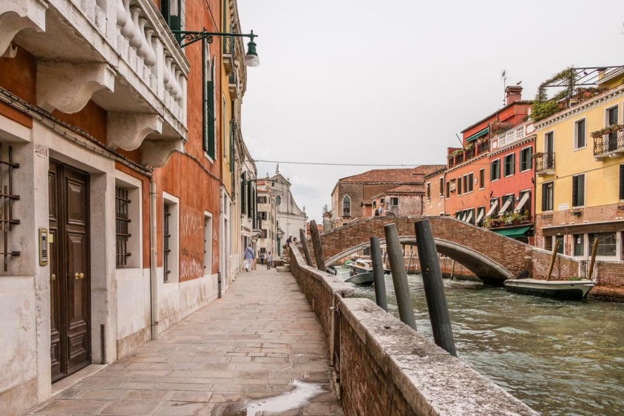 Carmini Canal View And Balcony With Lift ヴェネツィア エクステリア 写真